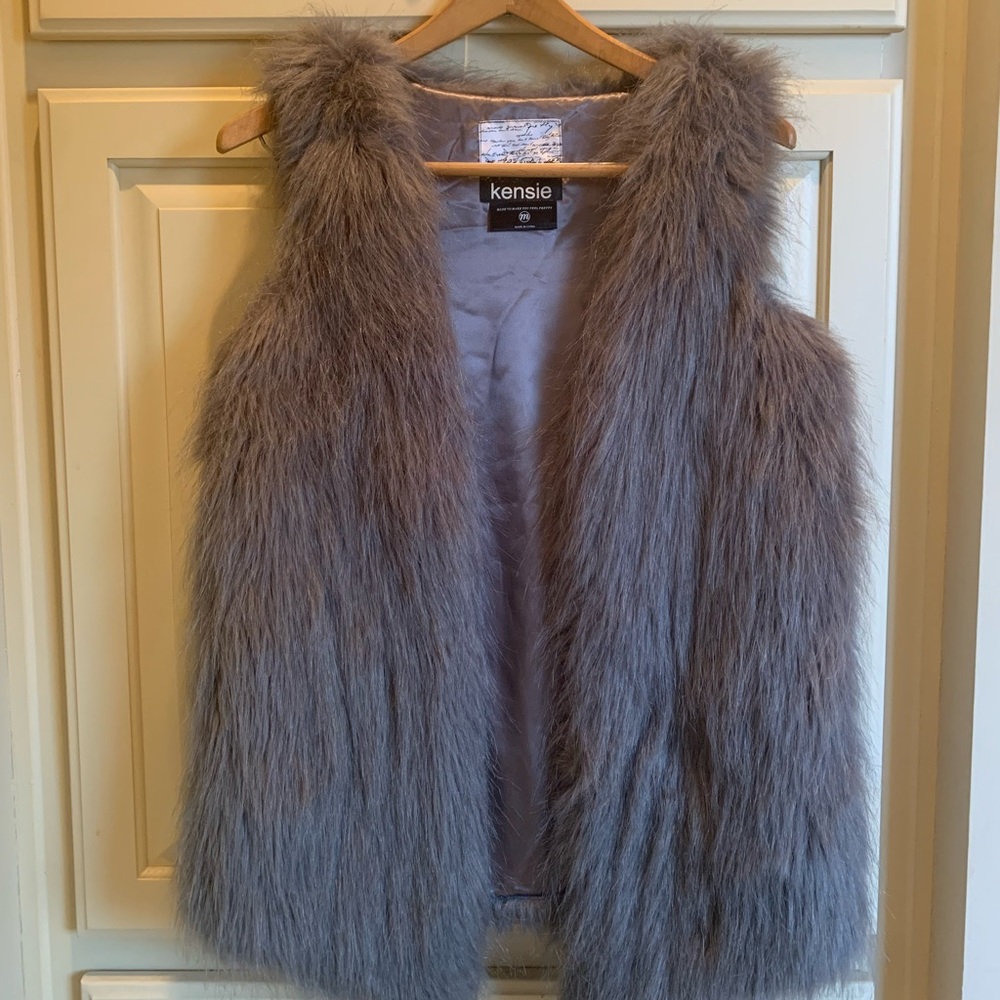Kensie Faux Fur vest size Medium